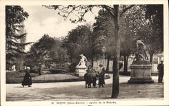 CPA Niort Deux Sevres Jardin de la Breche 