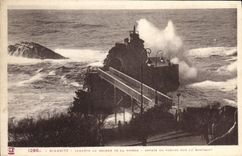 CPA Biarritz Tempete au Rocher de la Vierge Effets de Vagues sur la Boucalot 