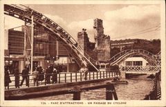 CPA Exposition Internationale Paris 1937 Parc d'Attractions Un passage du cyclone 