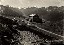 CPM Patscherkofel Schutzhaus mit den Stubaier Alpen 