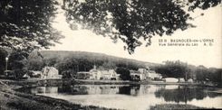 CPA Bagnoles de L'Orne Vue Generale du Lac 