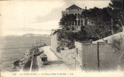 CPA La Corniche Le Palace Hotel et les Iles Marseille Tramway
