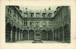 CPA Lille La Cour De L'Ancienne Bourse 
