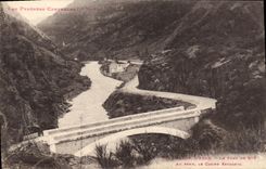 CPA Valle d'Aran Le pont du Roy Au Fond Le Casino Espanol 