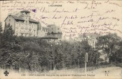 CPA Chatelguyon Vue prise des Jardins de l'Etablissement Thermal