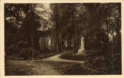 CPA Poitiers (Vienne) Le Poitou Pittoresque Le Jardin angiaix du Parc de Blossac