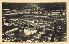 CPA Vichy Vue generale prise en avion vers l'Hotel de Ville