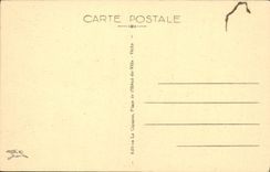 CPA Vichy Vue generale prise en avion vers l'Hotel de Ville