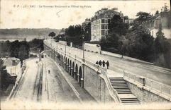 CPA Pau Le Nouveau Boulevard et l'Hotel du Palais
