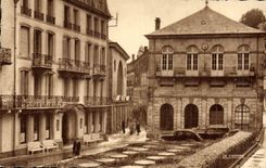 CPA Plombieres les Bains (Vosges) Place du Bain Romain