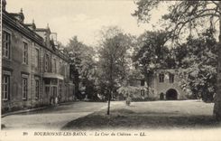 CPA Bourbonne les Bains La Cour du Chateau