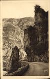 CPA Gorges du Tarn De Ste Enimie a la Malene La route tres sinueuse longe de hautes falaises vertica