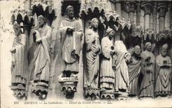 CPA Amiens La Cathedrale Detail du Grand Porche