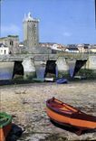 CPA La Vendee Les Sables d'Olonne le port et la tour d'Arundel