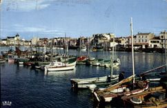 CPA Les Sables d'Olonne Le port et les quais