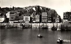CPA Le Treport (S inf) Le Quai Fraçois 1er et les passeurs
