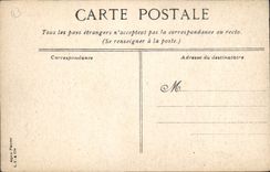 CPA Vichy La Gde allee devant le Palais des Sources