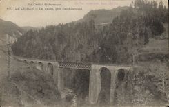 CPA Le Lioran Le Cantal Pittoresque La Vallee pres Saint Jacques