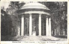 CPA Versailles Petit Trianon Le Temple de l'Amour 