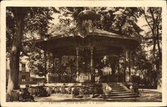 CPA Troyes Jardin du Rocher et le Kiosque 