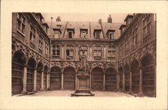 CPA Lille La cour de l'Ancienne Bourse 