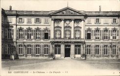 CPA Compiegne Le Chateau La Facade 