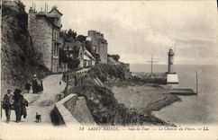 CPA Saint Brieuc Saous la Tour Le Chemin du Phare 