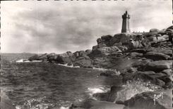 CPA Ploumanach Cotes du Nord La Phare 