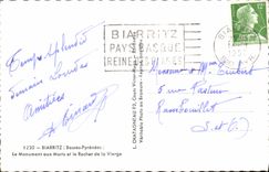 CPA Biarritz Basses Pyrenees le Monument aux Morts et le Rocher de la Vierge 