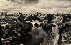 CPM Thouars deux Sevres vue generale et le pont Neuf 