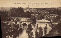 CPA Perigueux Vue Generale Les trois Ponts 