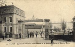 CPA Nancy Quartier de Cavalerie dans l'Avenue de la Garenne Militaria