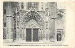 CPA Aix en Provence Portail de la Cathedrale XV S et Facade de l'eglise Romane 