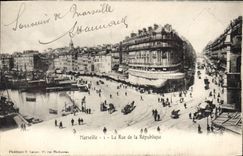 CPA Marseille la rue de la Republique Tramway Bateaux 