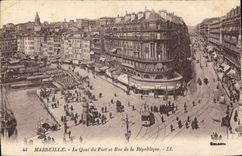 CPA Marseille le Quai du Port et la Rue de la Republique Tramway  