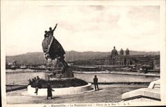 CPA Marseille le Monument aux Heros de la mer 