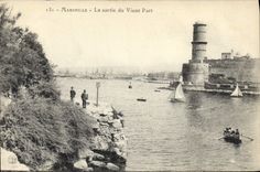 CPA Marseille la sortie du Vieux Port 