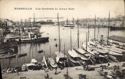 CPA Marseille vue generale du Vieux Port Bateaux
