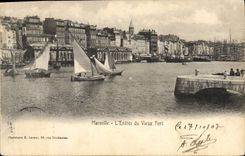 CPA Marseille l'entree du Vieux Port Bateaux