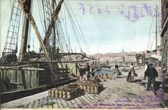 CPA Marseille la place aux Huiles Bateau