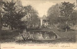 CPA Valence jardin du Champ de Mars 