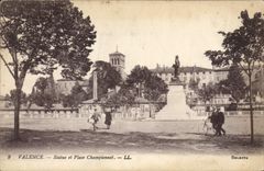 CPA Valence Statue et Place Championnet 