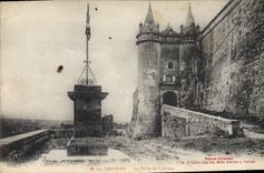 CPA Grignan la Porte du chateau 