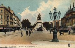 CPA Valence la place de la Republique 