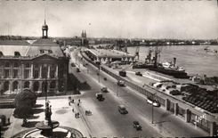 CPM Bordeaux (Gironde) Les Quais et la Bourse