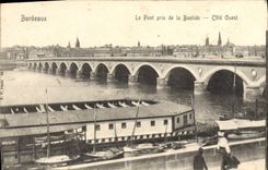 CPA Bordeaux Le Pont pris de la Bastide Cote ouest  Bateau