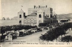 CPA Hendaye Casino de la Plage A gauche les Roches deux jumeaux