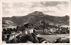 CPM Hendaye (Basses Pyrenees) Irun et le Mont des 3 Couronnes