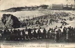 CPA Biarritz La Plage Roche Ronde et Cote vers le Phare