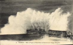 CPA Biarritz Effet de Vague au Rond Point du Rocher de la Vierge (Tempete)